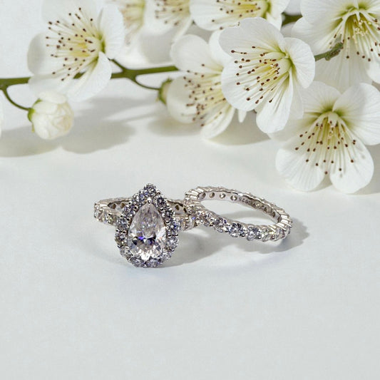 The Valentina Grand 10.15 Carat Bridal Set - Size 7